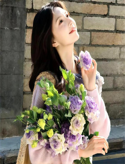 邪典电影人物解析：《李恩美大乳房》中的奖项的荣誉获得与行业认可 感受人物塑造的匠心